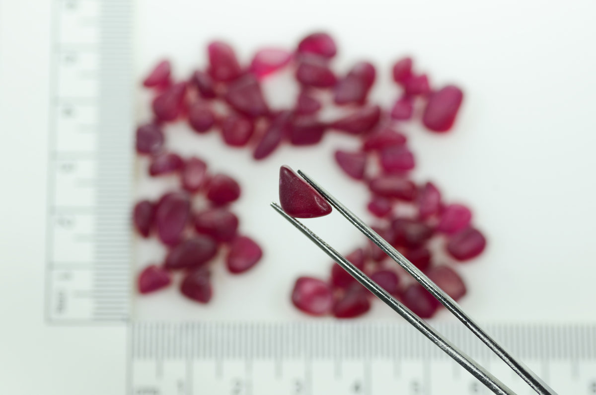 20.1gr Recrystallized Ruby Color Sapphire Lab Created Faceting Rough ...